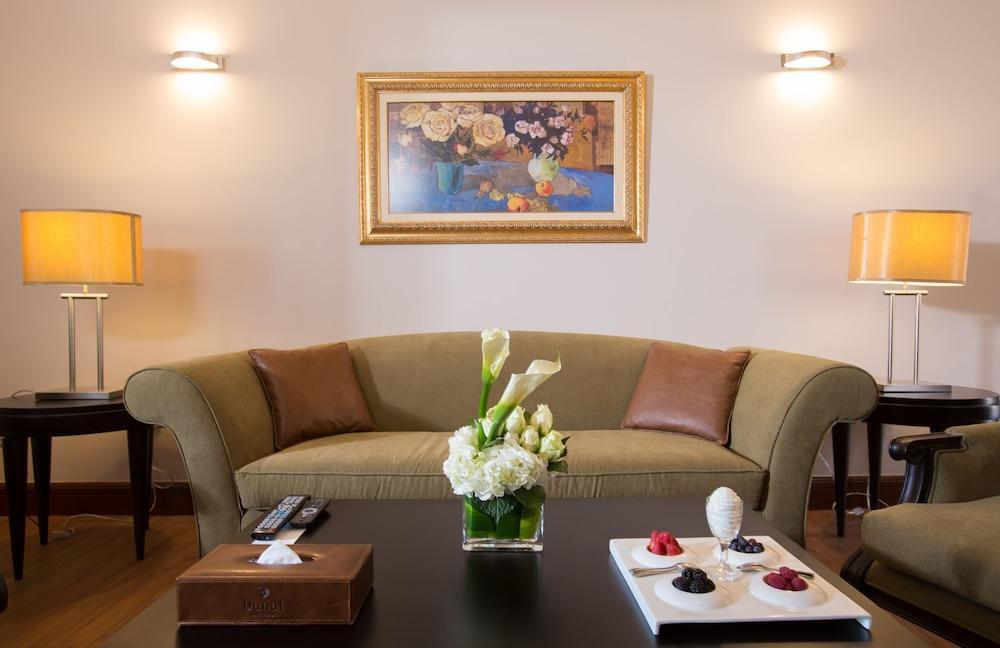 Danat Al Ain Resort Zewnętrze zdjęcie A living room at the hotel