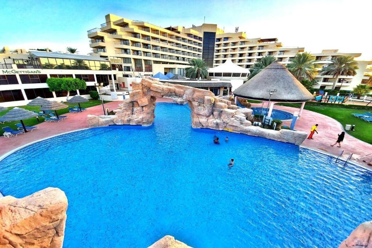 Danat Al Ain Resort Zewnętrze zdjęcie The swimming pool at the hotel